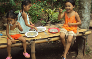 Children happy to receive food
